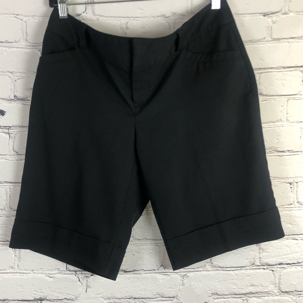 Elle Shorts Color: Black Size: (8)
